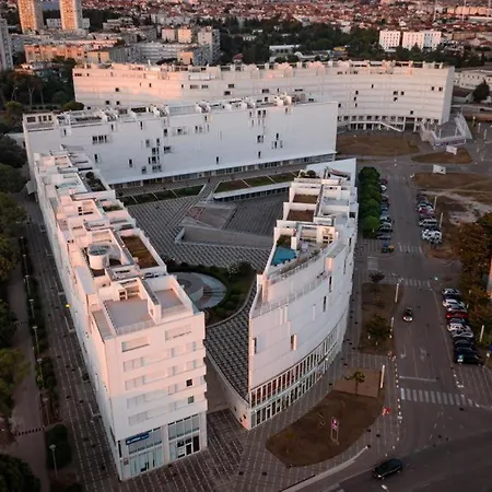 Cosmopolitan Zára